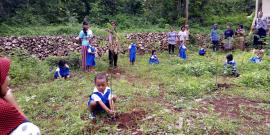 Peduli Lingkungan, Ajarkan anak Tanam Pohon Sejak Dini